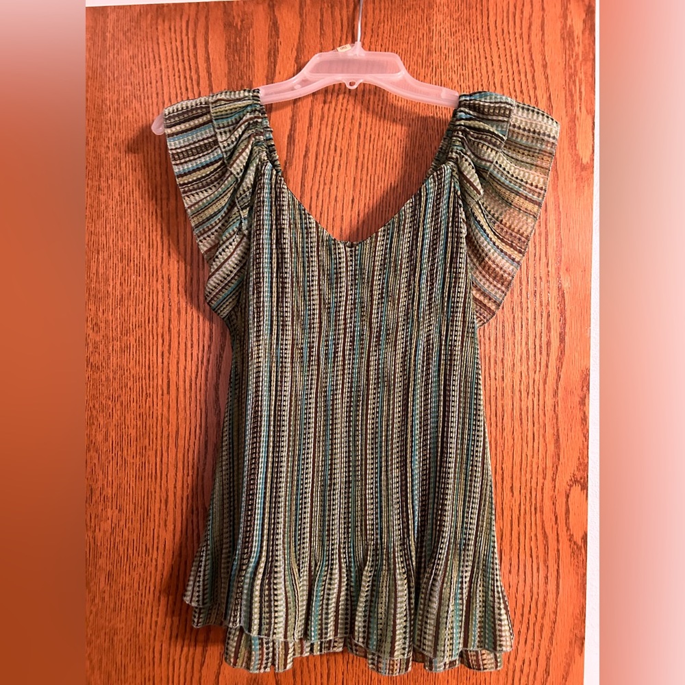 Beautiful multicolor sleeveless top. Lined. Juniors M. Green, teal, brown, black